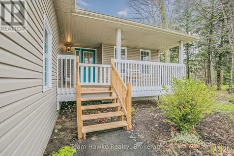 22 Laurier Boulevard Tiny ON L9M 0J2