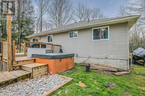 22 Laurier Boulevard Tiny ON L9M 0J2