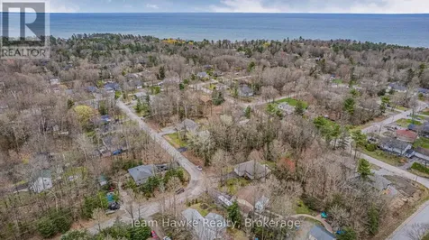 22 Laurier Boulevard Tiny ON L9M 0J2