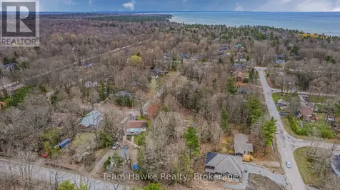 22 Laurier Boulevard Tiny ON L9M 0J2