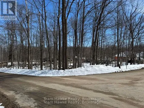 85 Polish Avenue Penetanguishene ON L9M 1W8