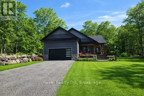 517 Silverbirch Drive Tiny ON L9M 0M5