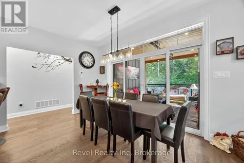 517 Silverbirch Drive Tiny ON L9M 0M5
