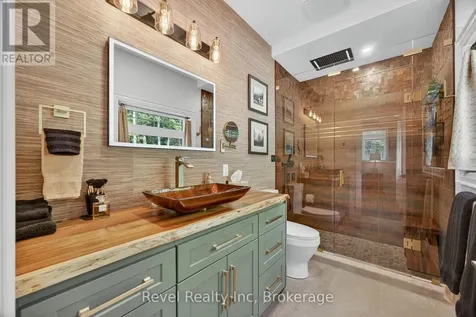517 Silverbirch Drive Tiny ON L9M 0M5