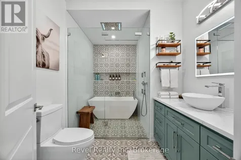 517 Silverbirch Drive Tiny ON L9M 0M5