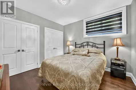 517 Silverbirch Drive Tiny ON L9M 0M5