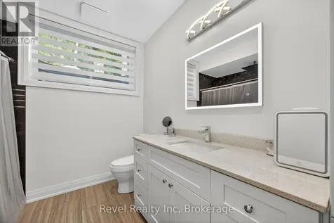 517 Silverbirch Drive Tiny ON L9M 0M5