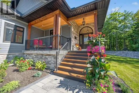 517 Silverbirch Drive Tiny ON L9M 0M5