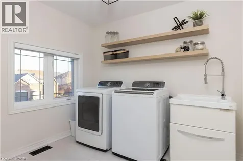 41 Creanona Boulevard Stoney Creek ON L8E 5G2