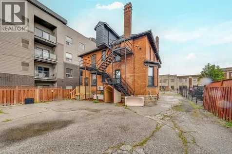 961 Ouellette Avenue Windsor ON N9A 4J5