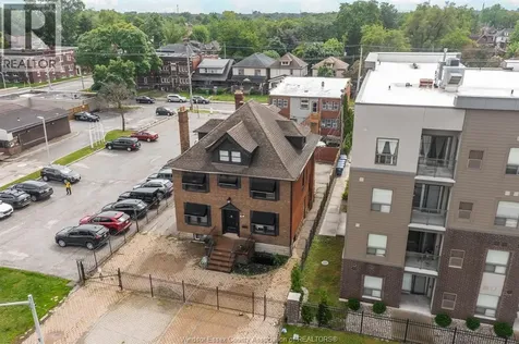 961 Ouellette Avenue Windsor ON N9A 4J5