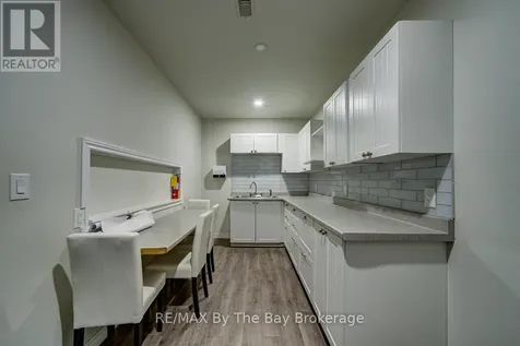 1367 Mosley Street Wasaga Beach ON L9Z 2C5