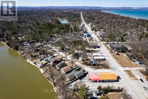 1367 Mosley Street Wasaga Beach ON L9Z 2C5