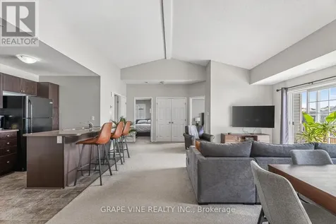 104 Artesa Private Ottawa ON K2S 0J8