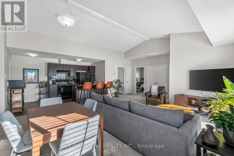 104 Artesa Private Ottawa ON K2S 0J8