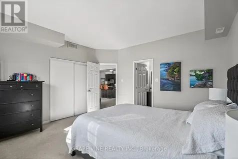 104 Artesa Private Ottawa ON K2S 0J8