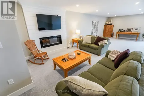 1306 15th Avenue East Owen Sound ON N4K 5R9