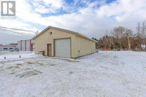 1366 Pembroke Street East Laurentian Valley ON K8A 6W2