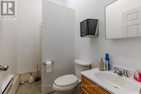 1366 Pembroke Street East Laurentian Valley ON K8A 6W2