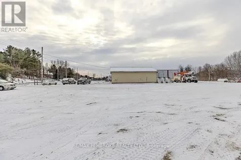 1366 Pembroke Street East Laurentian Valley ON K8A 6W2