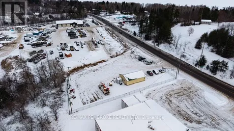 1366 Pembroke Street East Laurentian Valley ON K8A 6W2