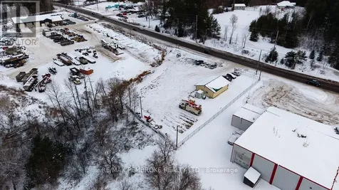 1366 Pembroke Street East Laurentian Valley ON K8A 6W2