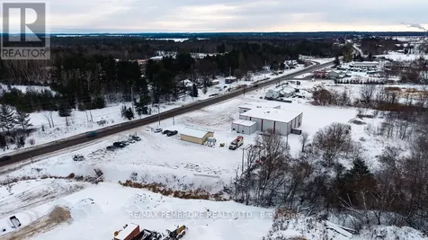 1366 Pembroke Street East Laurentian Valley ON K8A 6W2