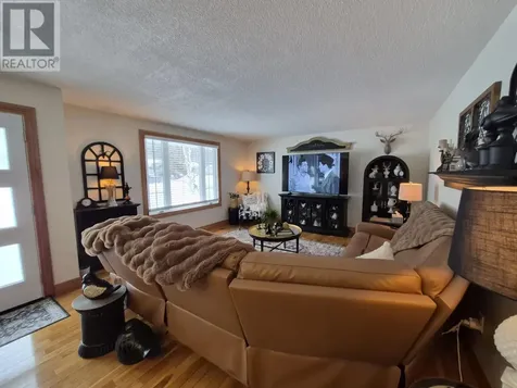 34 Redwing Avenue Manitouwadge ON P0T 2C0