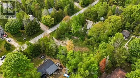 425 Dufferin Avenue South Bruce Peninsula ON N0H 2G0