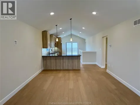 216 Ironwood Trail Chatham ON N7M 0T3