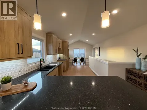 216 Ironwood Trail Chatham ON N7M 0T3