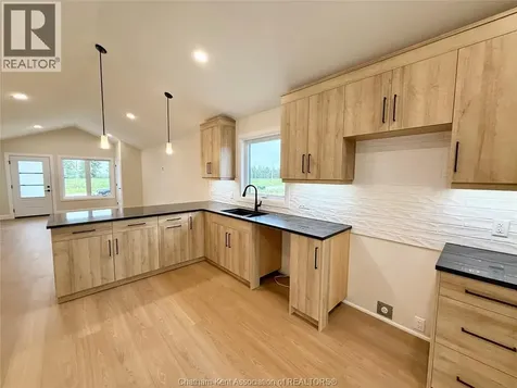 216 Ironwood Trail Chatham ON N7M 0T3