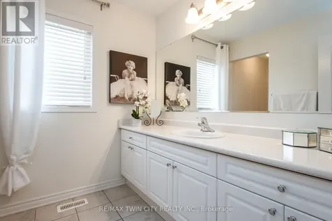 232 Shady Glen Crescent Kitchener ON N2R 1P6