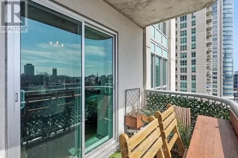 200 Rideau Street Ottawa ON K1N 5Y1