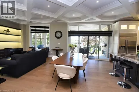 68 Mountain Brow Boulevard Hamilton ON L8T 1A4