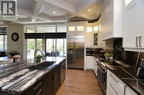 68 Mountain Brow Boulevard Hamilton ON L8T 1A4