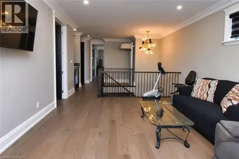 68 Mountain Brow Boulevard Hamilton ON L8T 1A4
