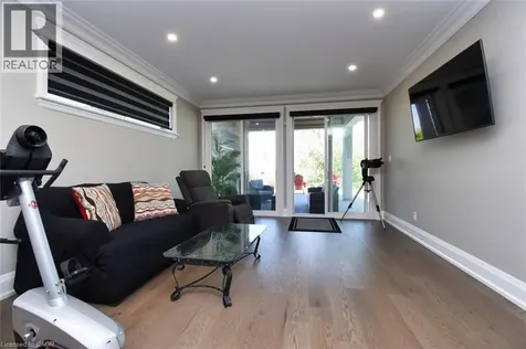 68 Mountain Brow Boulevard Hamilton ON L8T 1A4