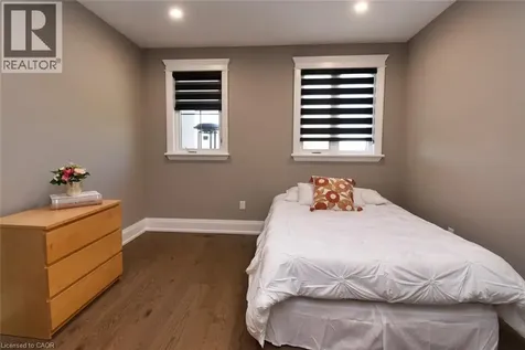 68 Mountain Brow Boulevard Hamilton ON L8T 1A4