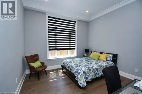 68 Mountain Brow Boulevard Hamilton ON L8T 1A4