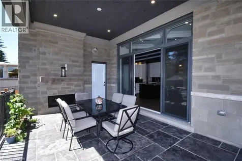 68 Mountain Brow Boulevard Hamilton ON L8T 1A4