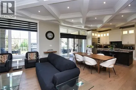 68 Mountain Brow Boulevard Hamilton ON L8T 1A4