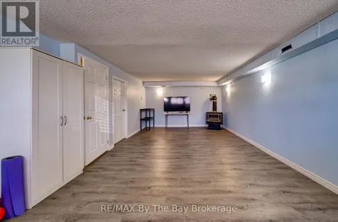 9 Frederick Drive Wasaga Beach ON L9Z 1P9