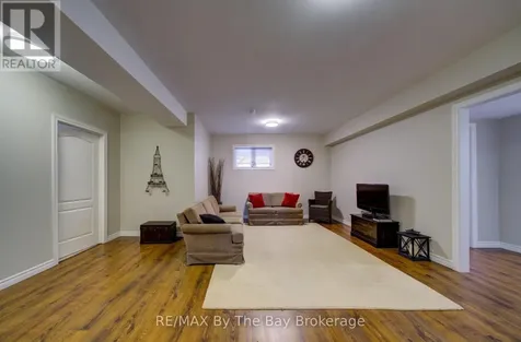 69 White Sands Way Wasaga Beach ON L9Z 0E1