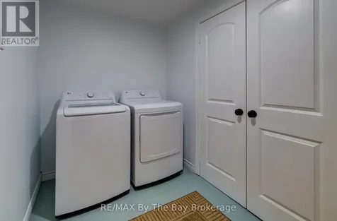 69 White Sands Way Wasaga Beach ON L9Z 0E1