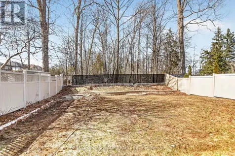10 Tierney Drive Ottawa ON K2J 4W2