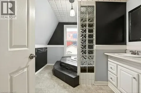 23 Frederick Avenue Hamilton ON L8H 4K1