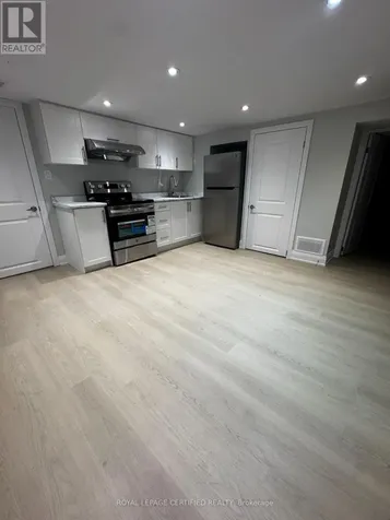 16 Almond Avenue Whitby ON L1P 1K5