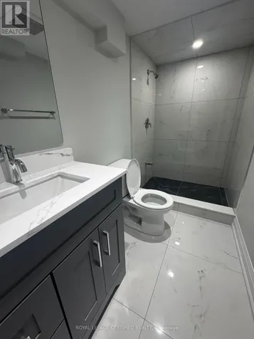 16 Almond Avenue Whitby ON L1P 1K5
