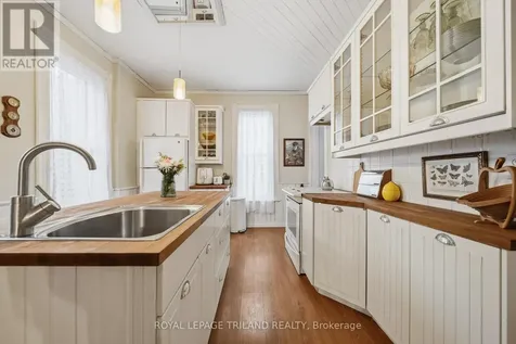 34 Gladstone Avenue St. Thomas ON N5R 2L4